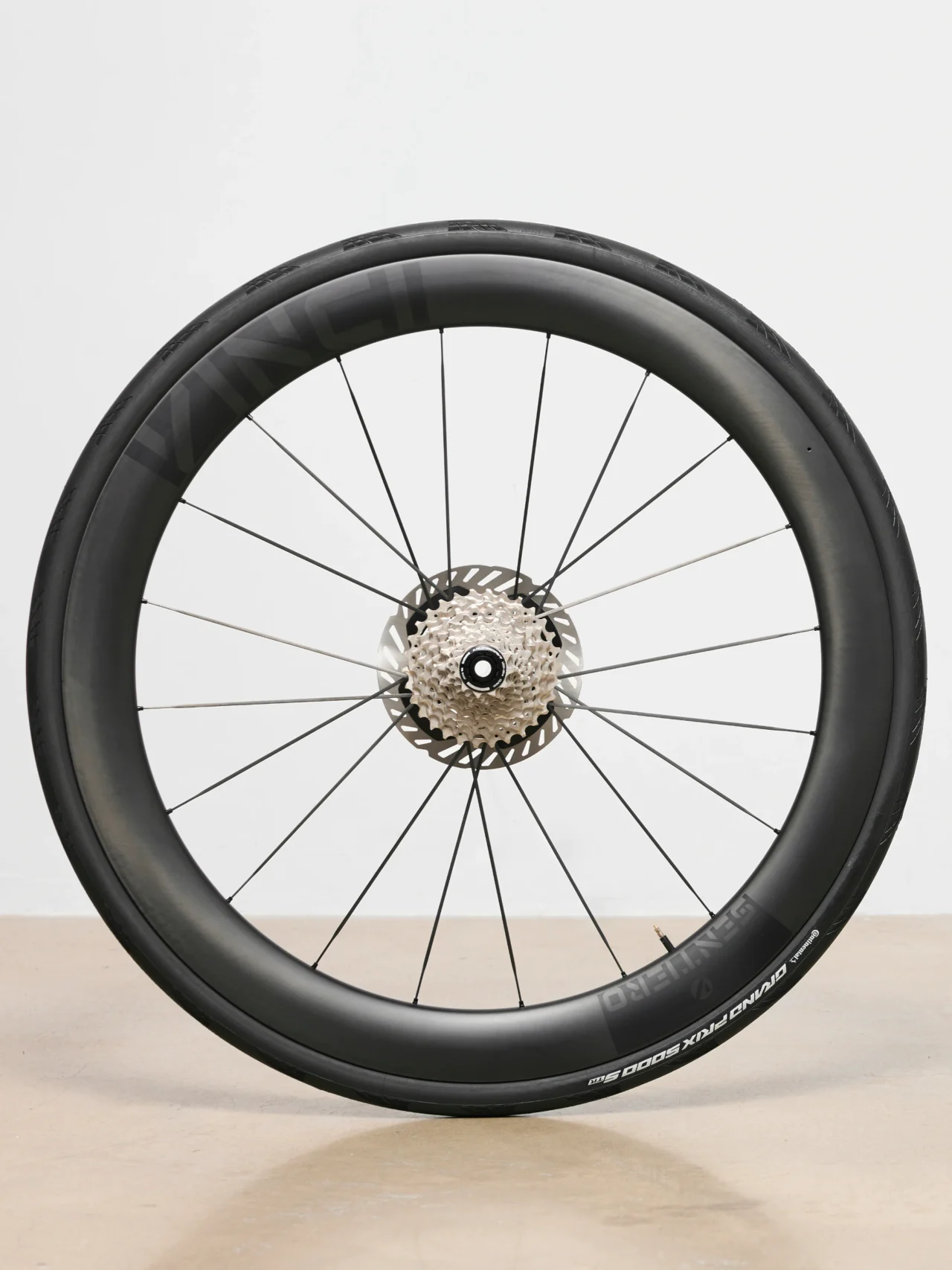 Vinci Sentiero 55mm Carbon Spoke tył z oponą